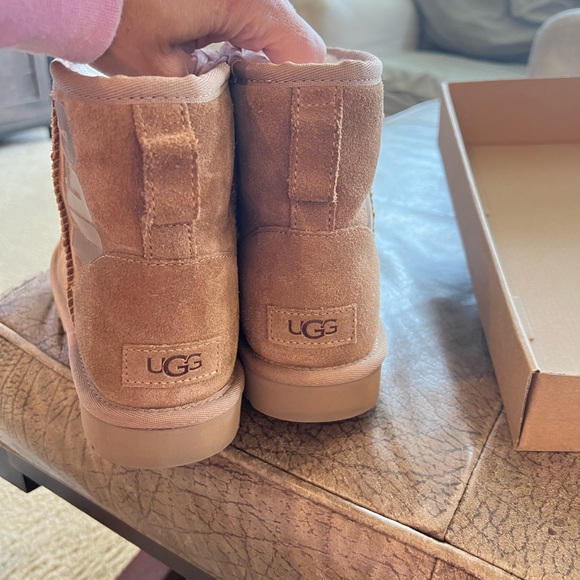UGG boots - Picture 3 of 16